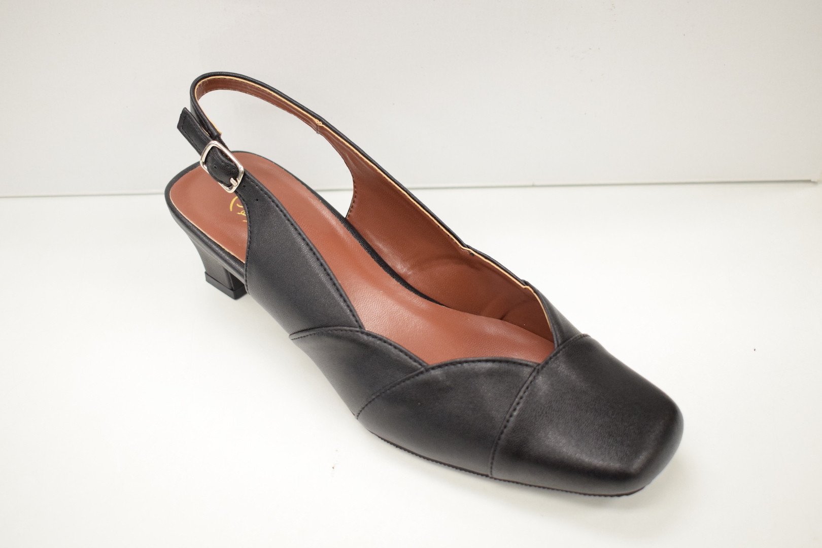 Peerage Eve Lp8166 - Simply Wide