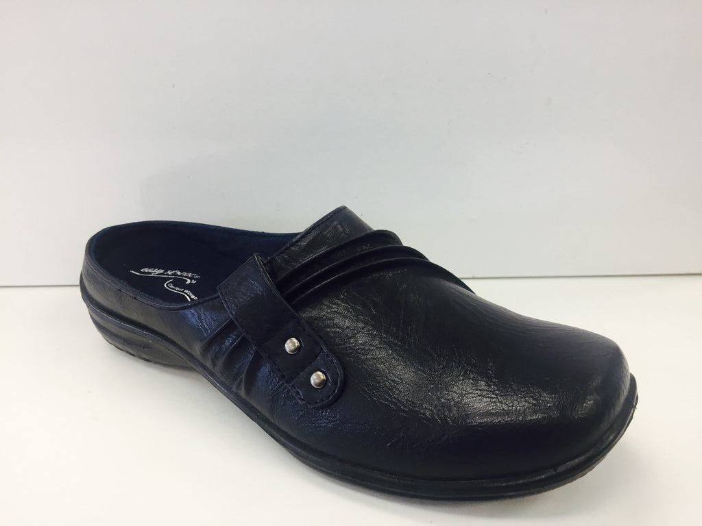 Easy Street Holly - Simply Wide