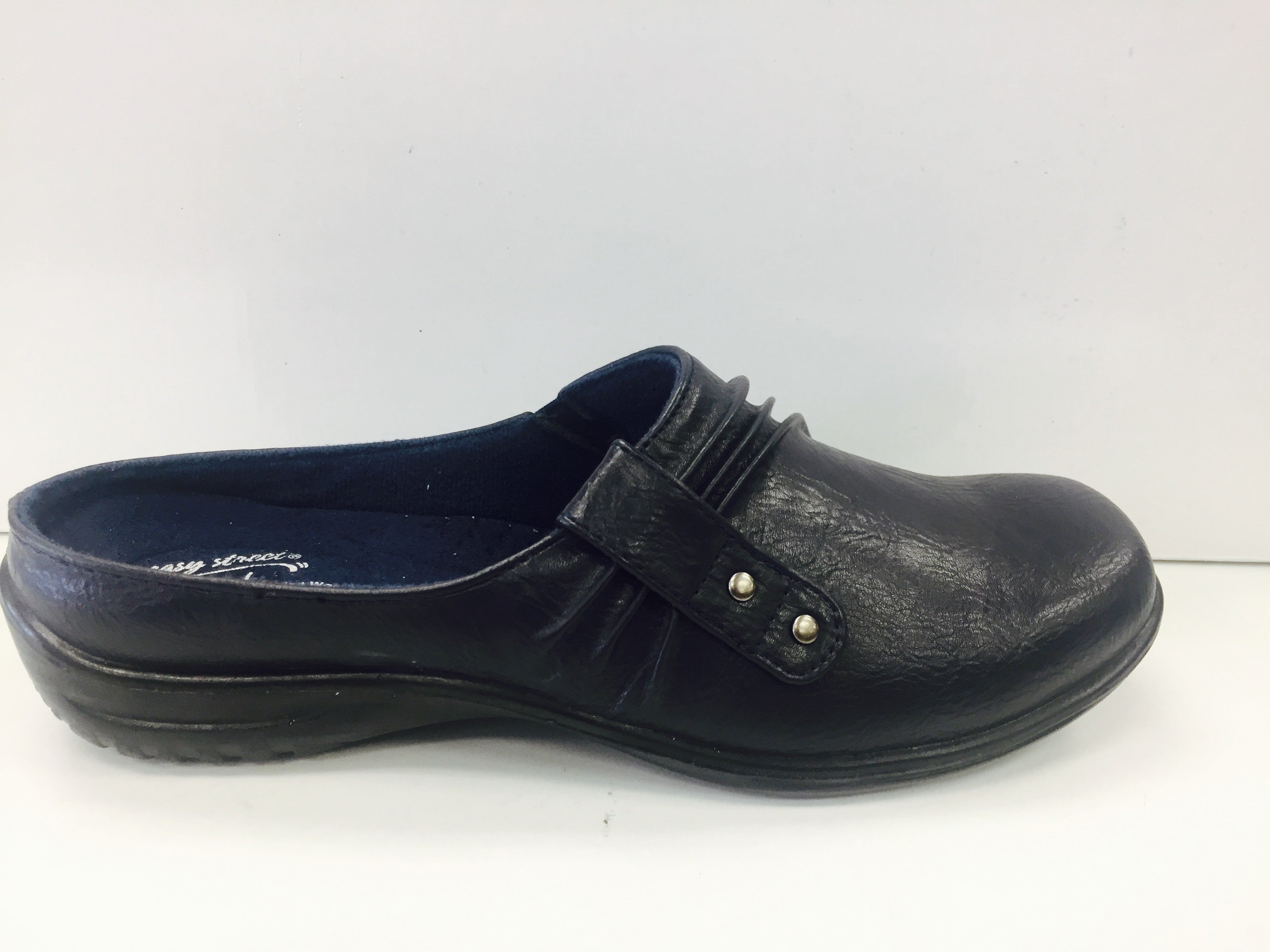 Easy Street Holly - Simply Wide