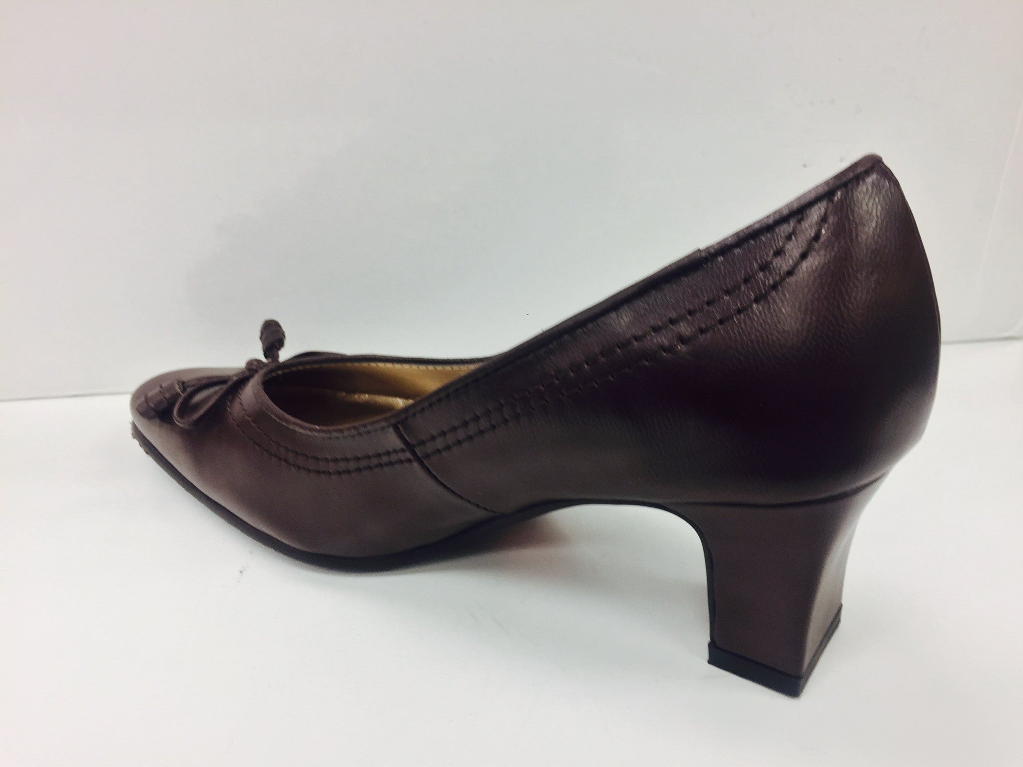 Peerage Cynthia LP8117 - Simply Wide