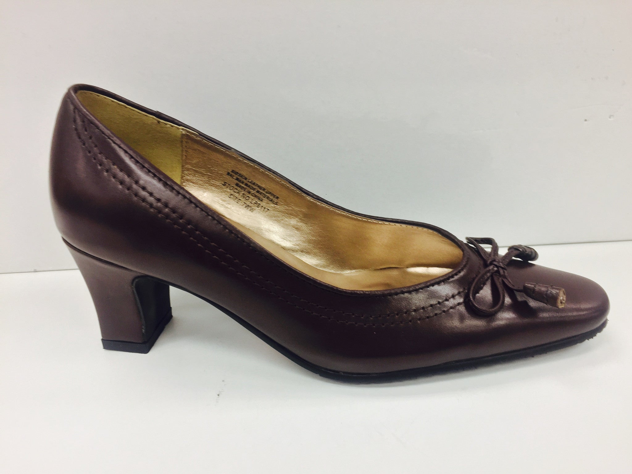 Peerage Cynthia LP8117 - Simply Wide