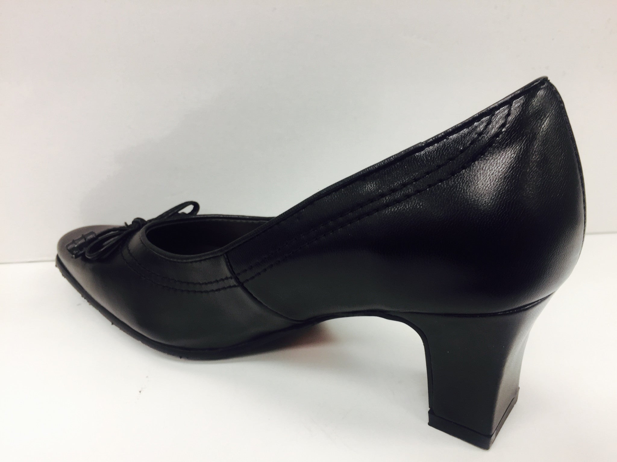 Peerage Cynthia LP8117 - Simply Wide