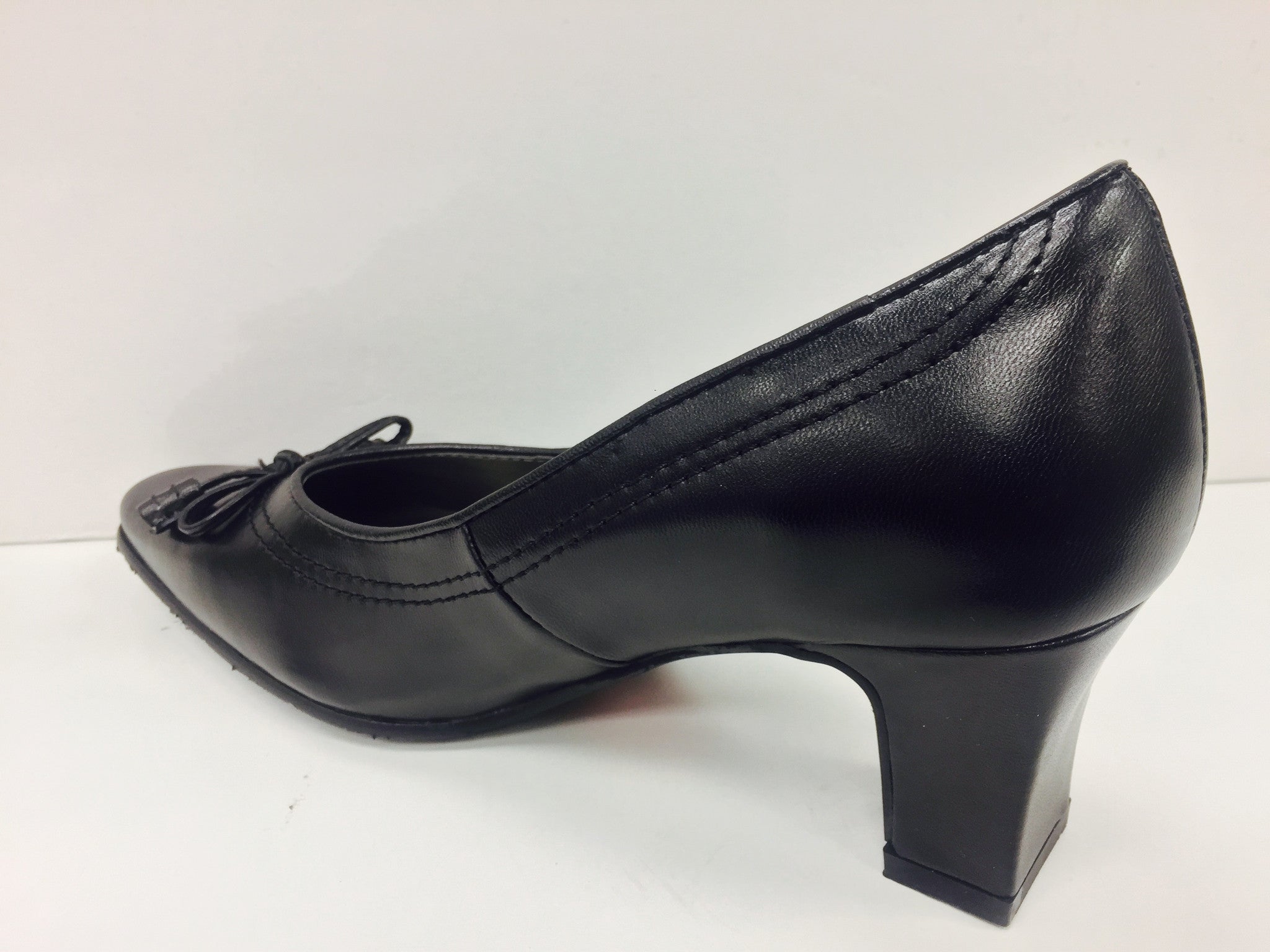 Peerage Cynthia LP8117 - Simply Wide