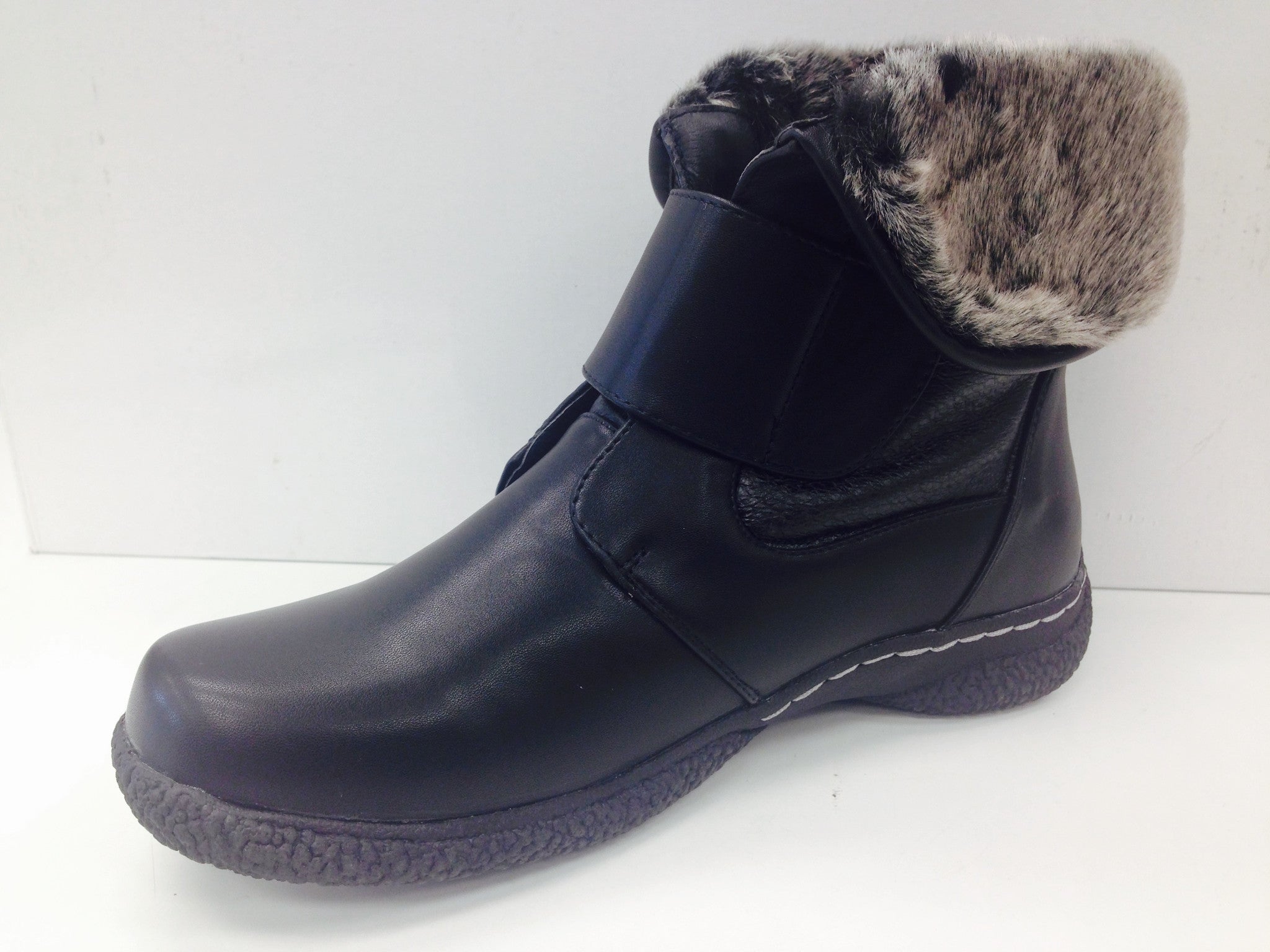 Wanderlust T16917 Gill 2 - Simply Wide