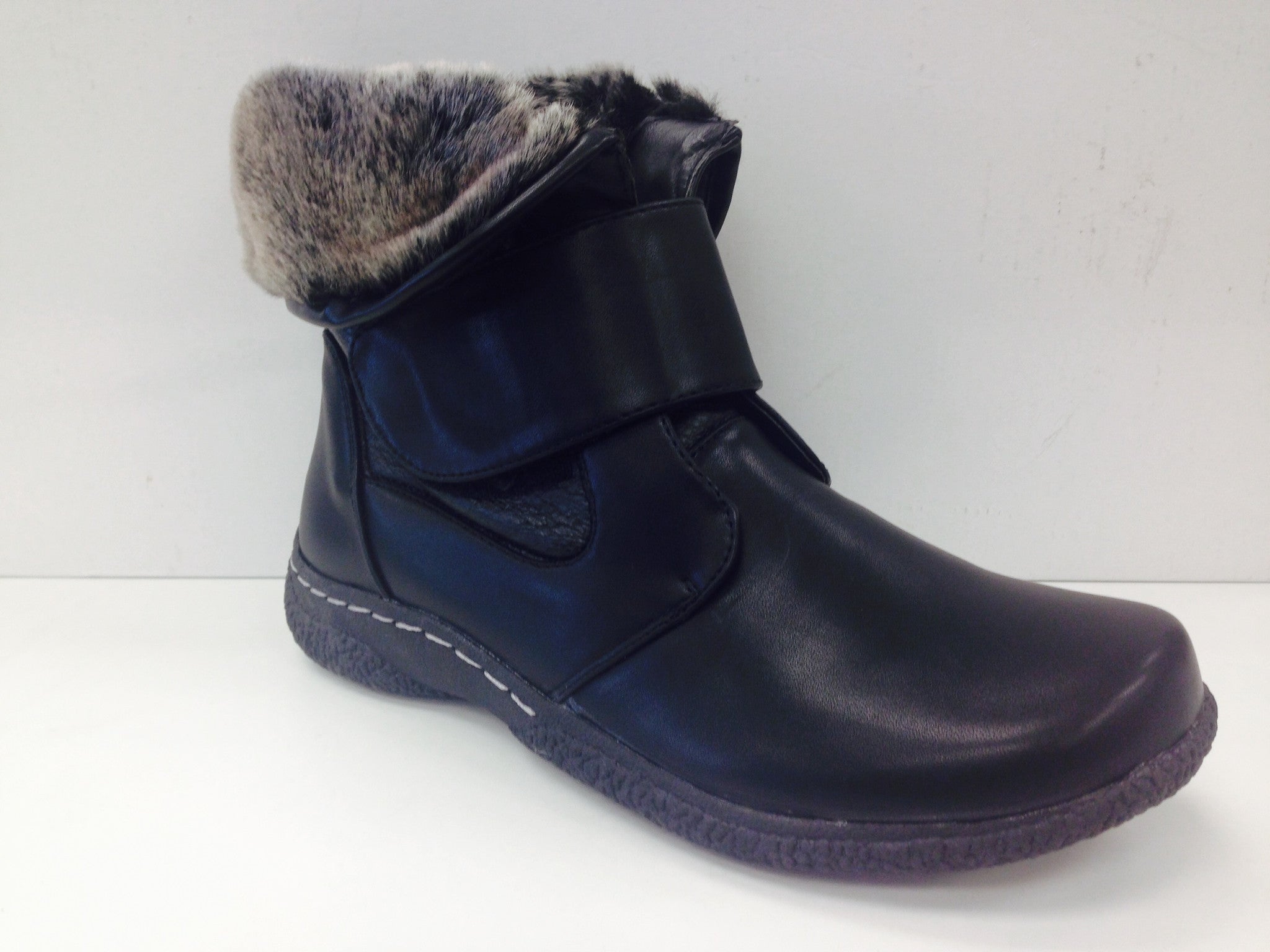 Wanderlust T16917 Gill 2 - Simply Wide